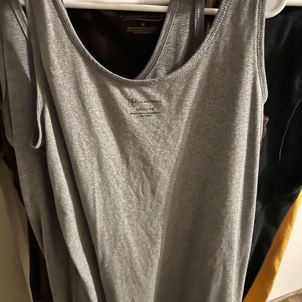 Tanks - Picture 2 of 14